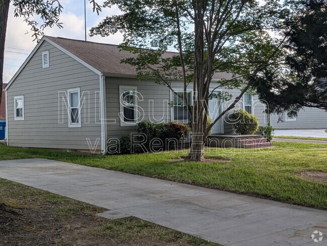 Building Photo - 2128 Sovereign St Rental