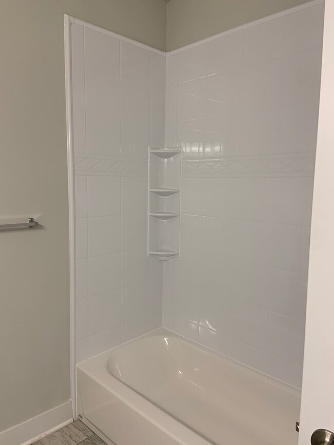 Photo - Crystal Pines Building 3 Unidad 24