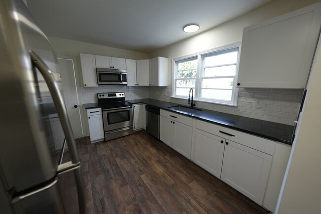 Photo - 2632 Patria St