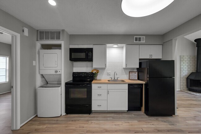 Photo - 12900 Walden Rd Unit 1010-J