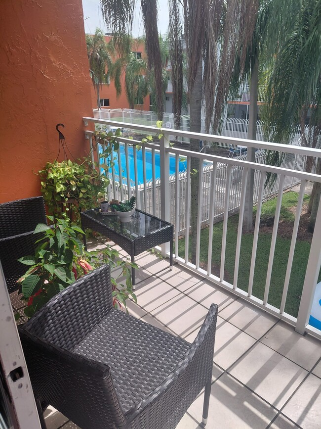 Building Photo - 11307 SW 200th St Unit B211