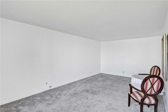 Building Photo - 11850 Edgewater Dr Unit 619