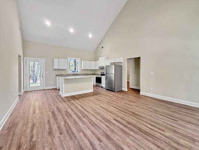 Photo - Brand New Rental in North Hall!