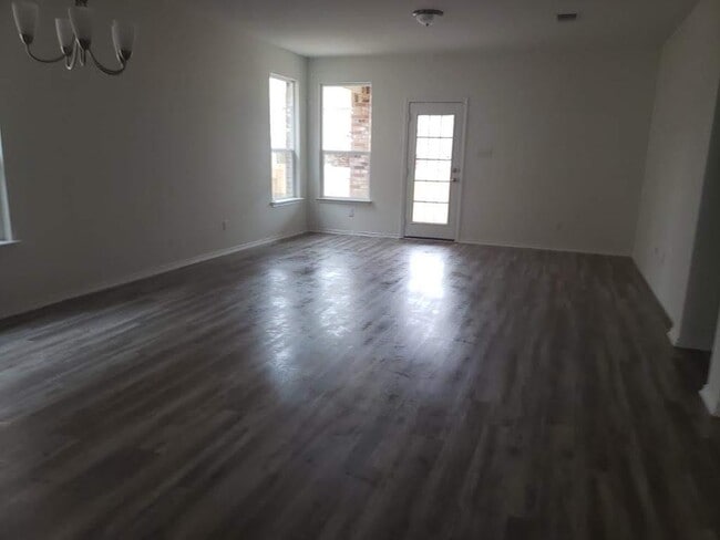 Photo - 1824 Stinnett Dr