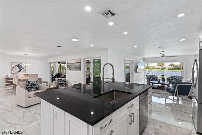Photo - 2500 Kings Lake Blvd