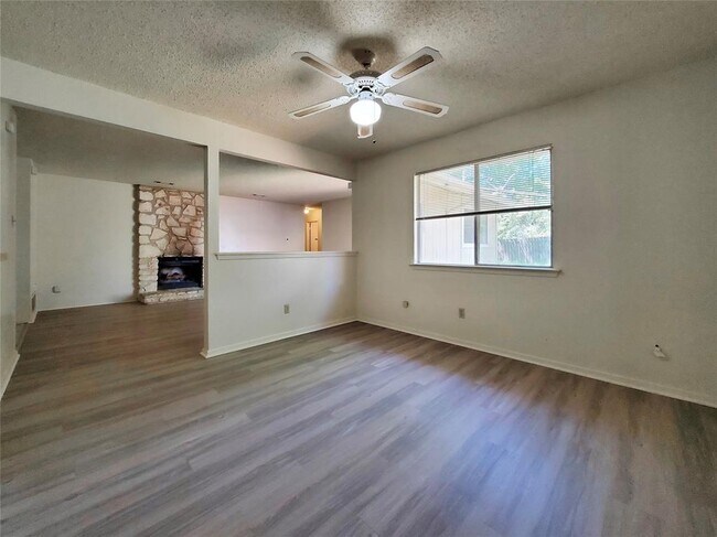 Photo - 2827 Wilcrest Dr
