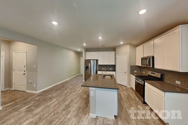 Photo - 275 Sunshine Ln