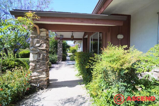 Photo - Stunning Home In Southwest Bakersfield!
