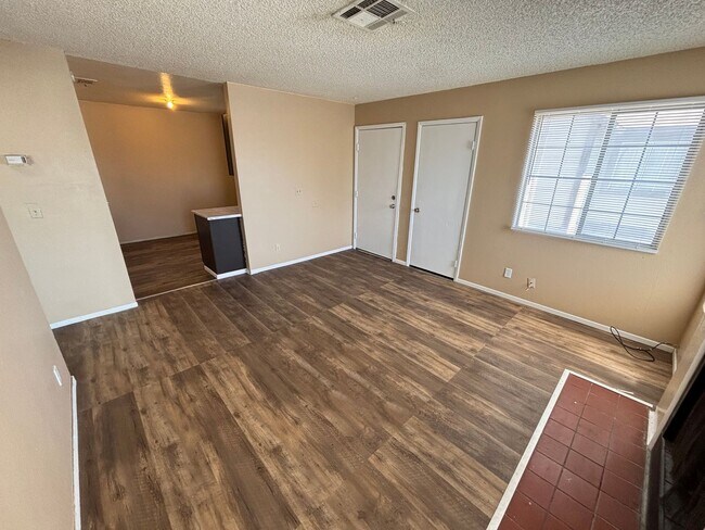 Photo - 4220 Middlesex Ave Unidad 1