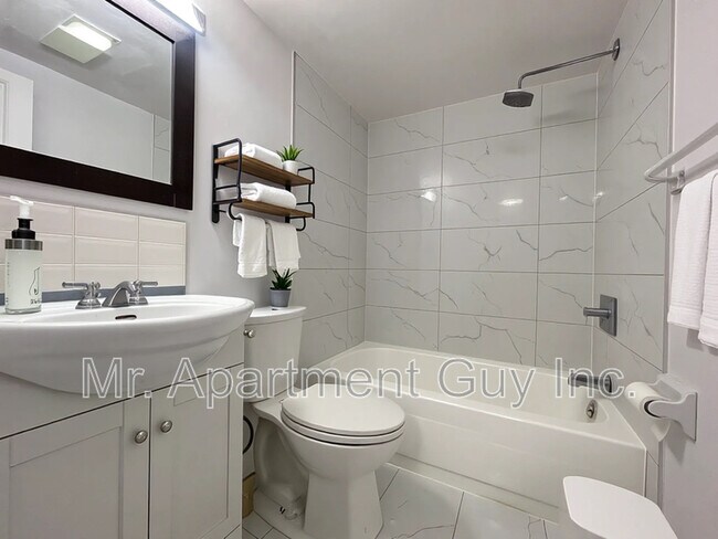 Photo - 53 Dawes Rd Unité B2