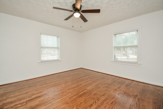 Photo - 6422 Sherwood Dr