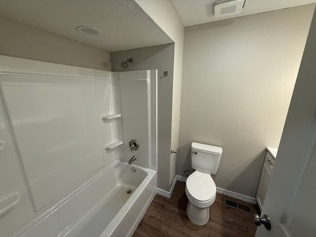 Photo - Newly Refurbished !