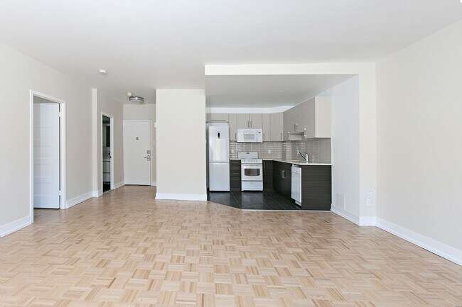 Photo - The Cedar Plaza