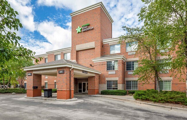 Photo - Furnished Studio-Milwaukee - Brookfield Apartment