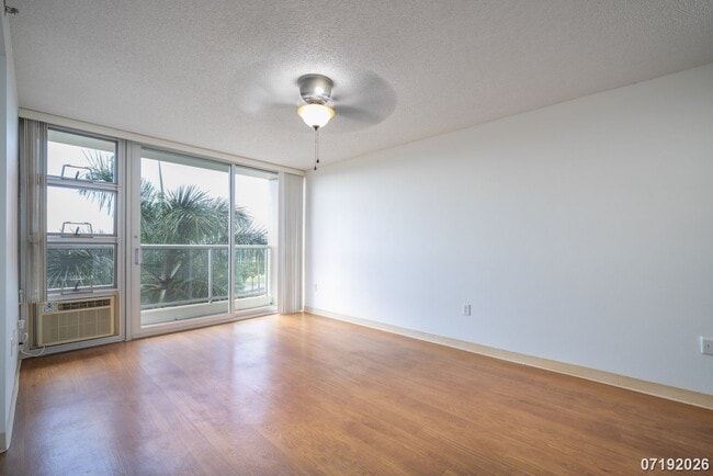 Photo - $2,500 / 2br - 2 BED 1 BATH CONDO IN PLANTATION TOWN APTS