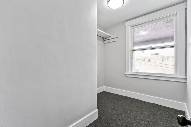 Photo - 12 W Meyers St Unidad 2