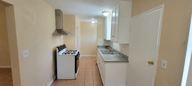 Photo - 1717 Alhambra Ave Unidad B