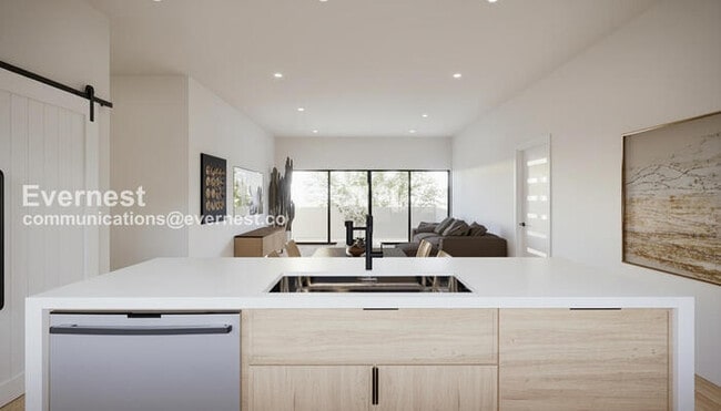 Photo - 1117 W Roosevelt St Unit 302