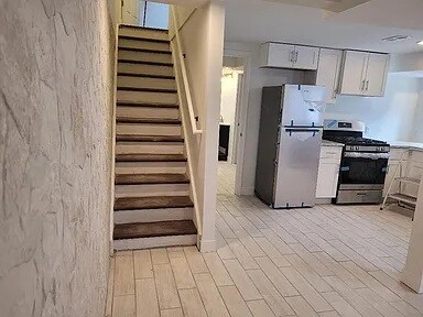 EntrY and Kitchen