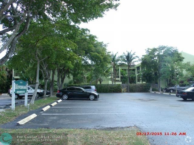 Building Photo - 2450 NE 15th Ave Unit 304 Rental