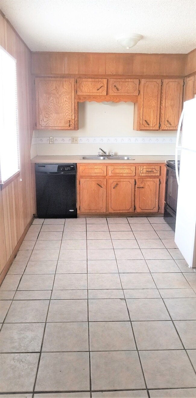 Building Photo - 607 N 20th St Unit 204