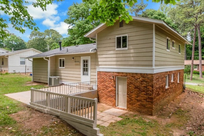 Photo - Convenient and stylish- step into your new home!