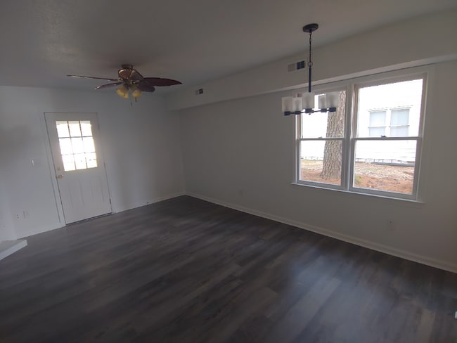 Photo - 203 E Caroline Ave