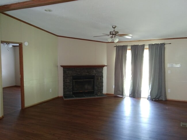 Photo - 250 Perkins Loop