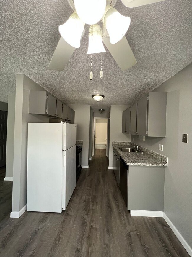 Photo - Lincoln Court