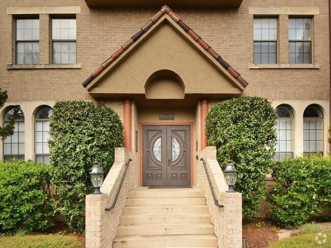 Building Photo - 1704 West Ave Unit 302 Rental