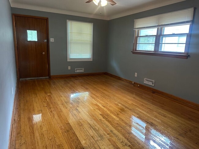 Photo - 9705 Winkler Dr