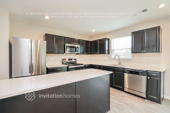 Photo - 2417 Solomon Ln