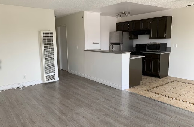 Building Photo - 402 N Ardmore Ave Unit 202 Rental