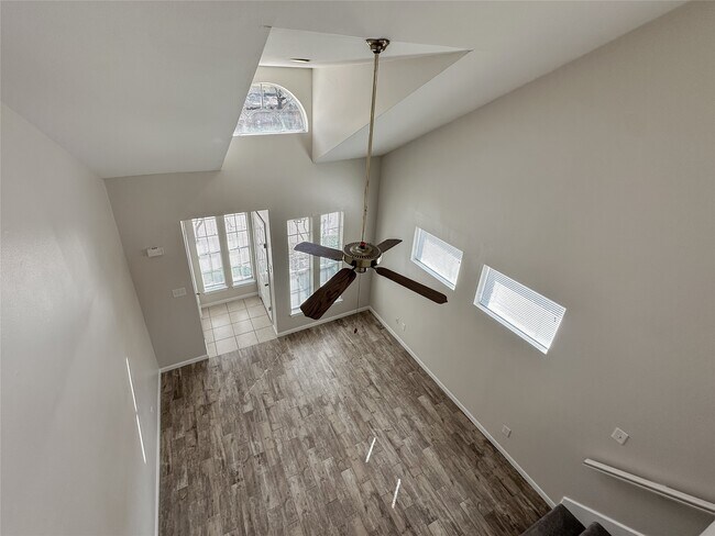 Photo - 5515 Strack Rd Unidad 135