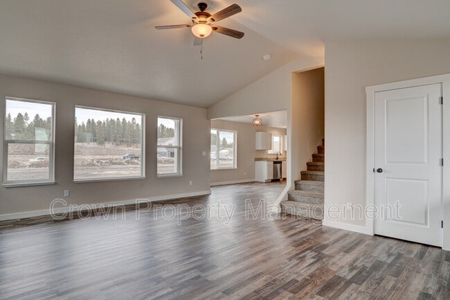 Building Photo - 517 Sparrow Rd