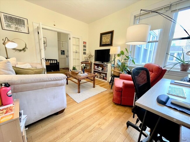 Photo - 18 Gray St Unit 2