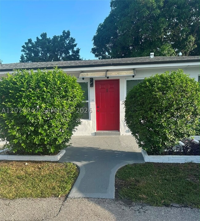 Building Photo - 2024 NE 26th Dr Unit 1