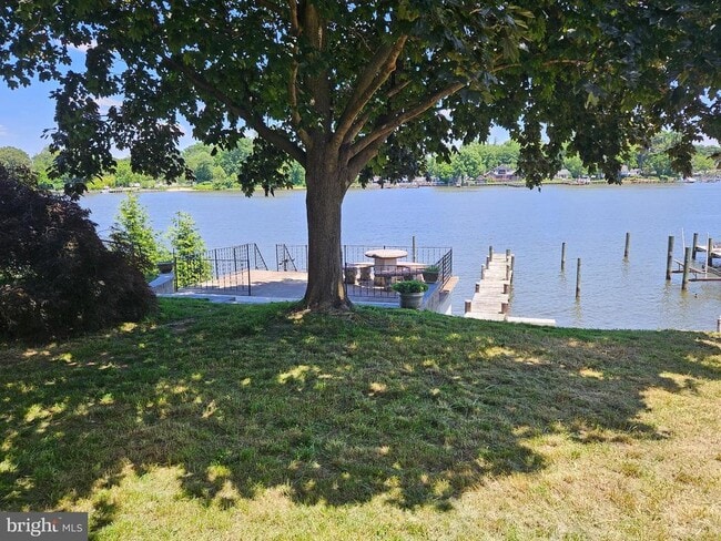 Photo - 178 Kingston Park Ln E