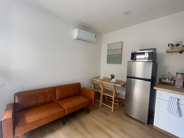 Photo - 2533 Judson St Unit #2