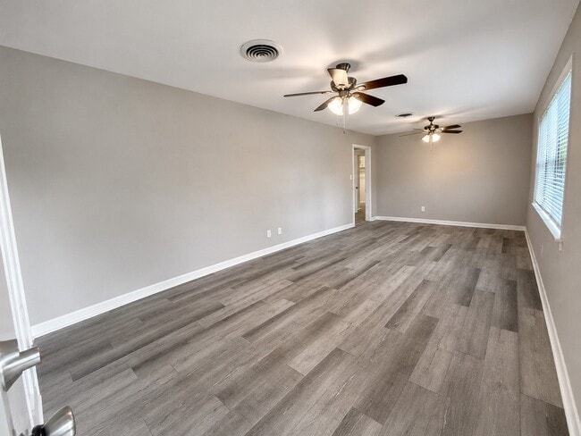 Photo - 819 W Kyle Rd