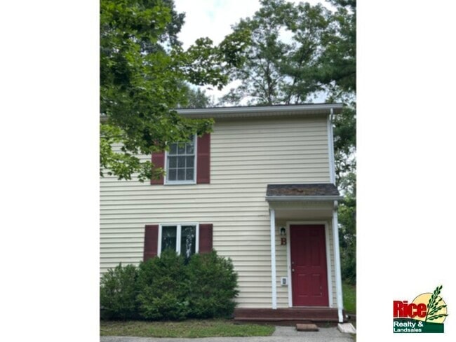 Building Photo - King Street Duplex Rental