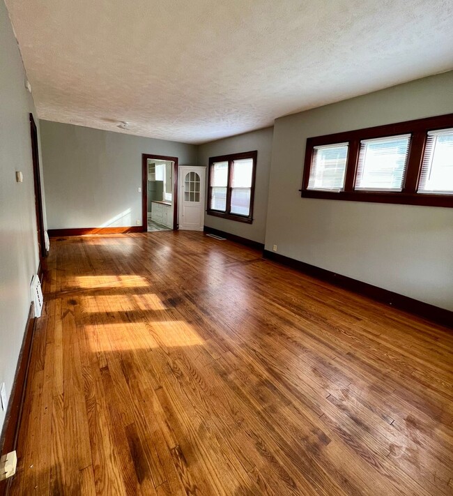 Photo - 907 Harrison St Council Bluffs, IA 51501