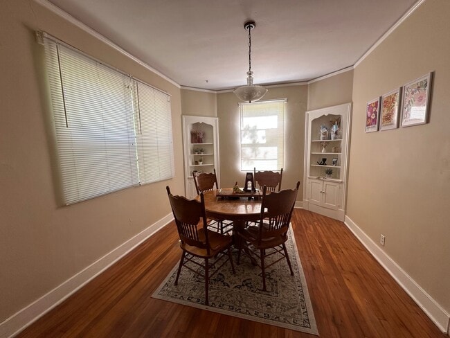 Dining Room Furnished - 1726 Saint Mary St