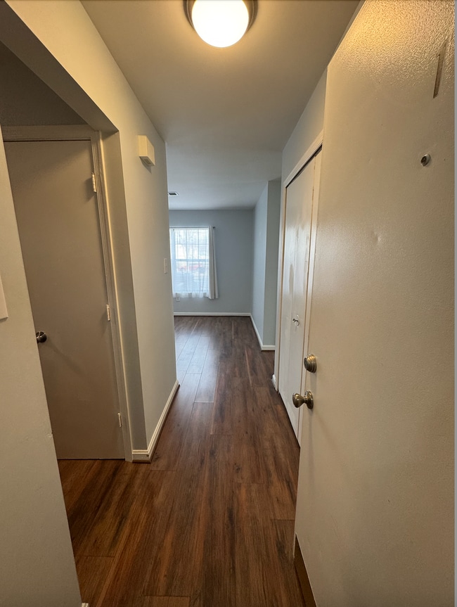 Photo - 302 Grosvenor Ln Unit 1