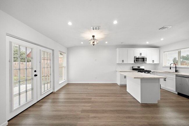 Photo - 18006 Autumn Hills Dr