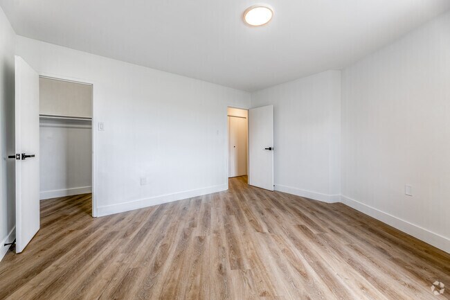1BR, 1BA - 832SF - Bedroom - Park Vista Apartments