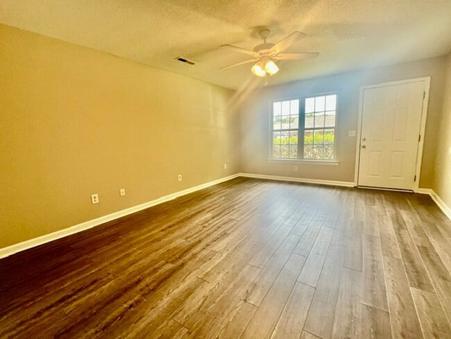 Photo - Stonecreek Drive #9 &amp;11 Unit 11 Stonecreek Drive