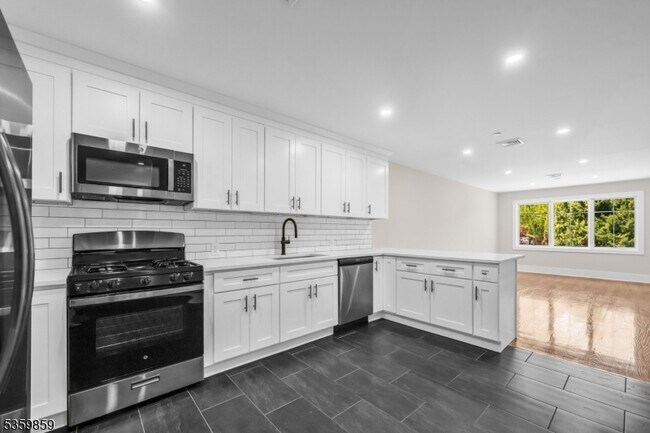 Photo - 162 Closter Dock Rd Apartment Unit C