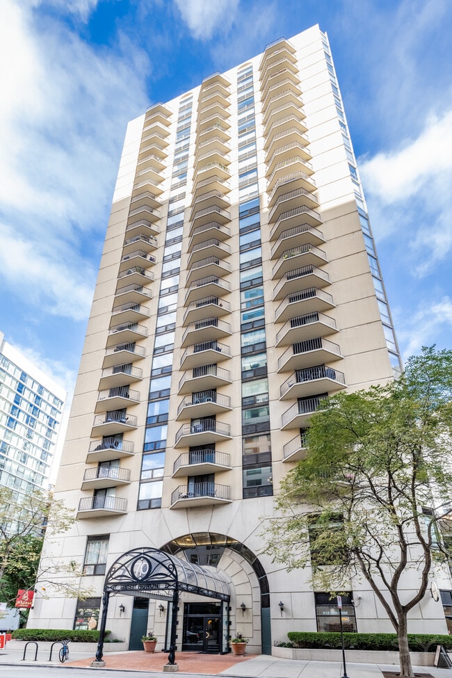 70 W Huron St Unit 802