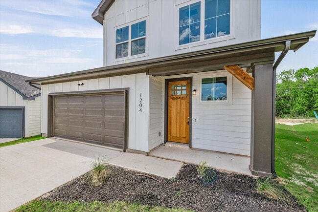 Photo - 1207 Chestnut Ct